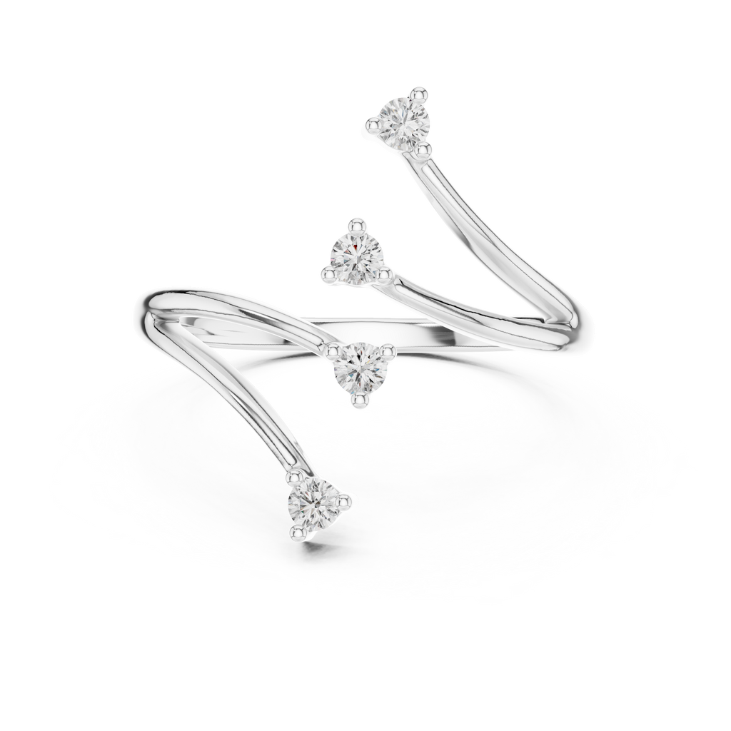Meisterwerk mit dreieckigem Diamantcluster und geriffelten, abgestuften Flügeln