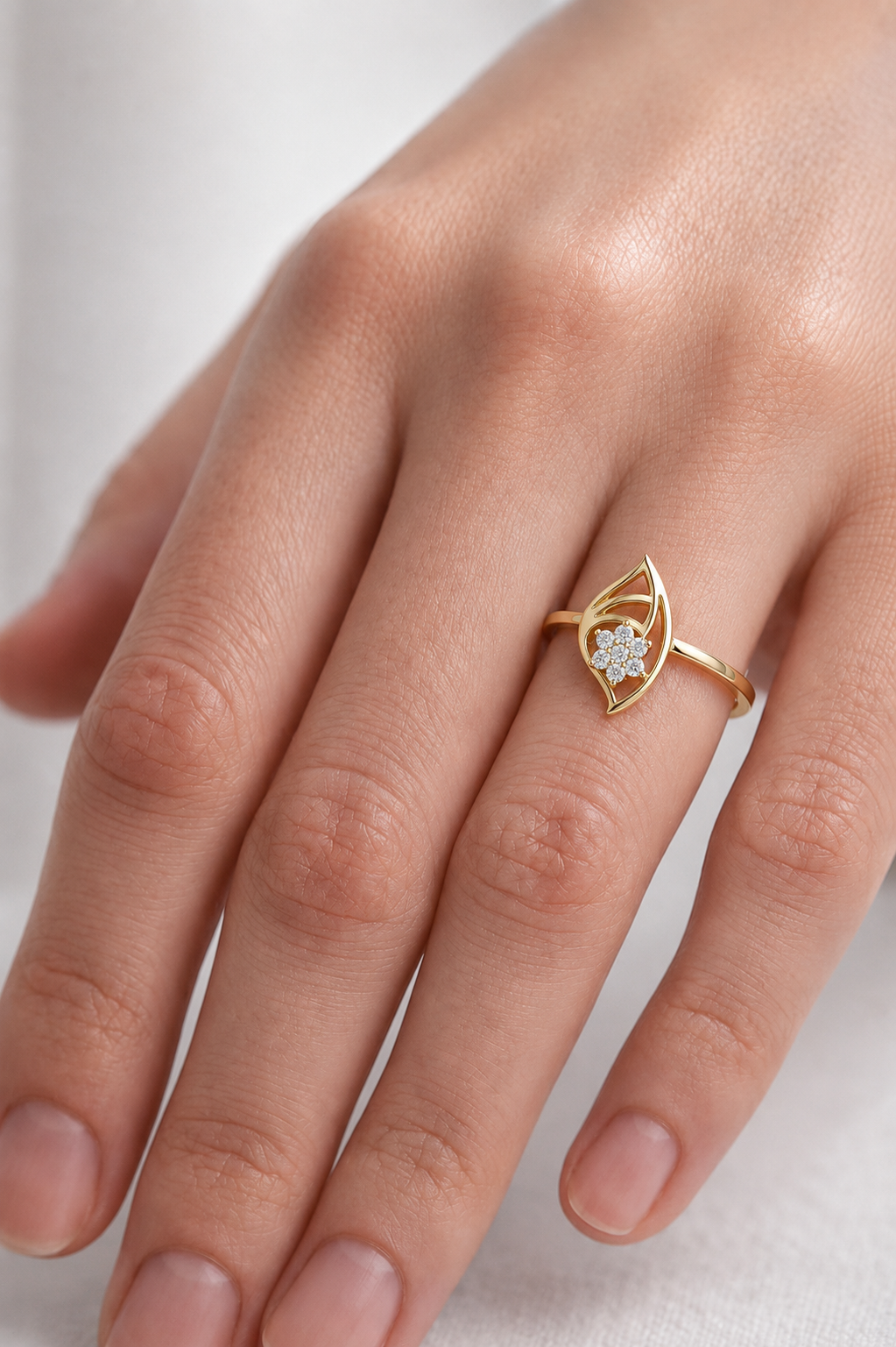 Leafline Radiance Lab Grown Diamond Ring for Women