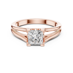 Diamantring im Princess-Schliff mit aufwendiger Fassung im Antik-Stil