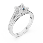 Diamantring im Princess-Schliff mit aufwendiger Fassung im Antik-Stil