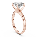 Prinzessschliff-Diamant in einer modernen Kathedralenfassung