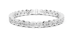 Minimalistisches Solitaire Diamantarmband mit drei Steinen