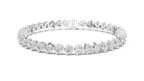 Minimalistisches Solitaire Diamantarmband mit drei Steinen