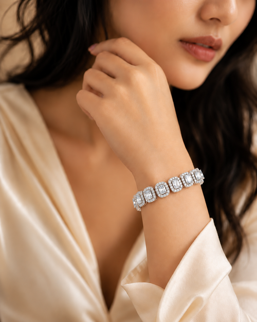 Aureola Radiant Cut Halo Lab Grown Diamond Link Bracelet