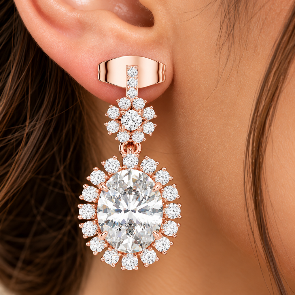 Funkelnde Diamant-Gold-Creolen | Ohrringe mit Blumenmuster